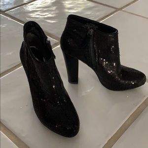 ☀️ Nine West Black Sequin Booties Size 5.5